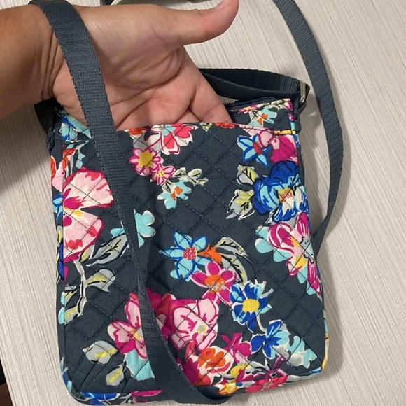 Vera Bradley Mini Hipster - Picture 4 of 6